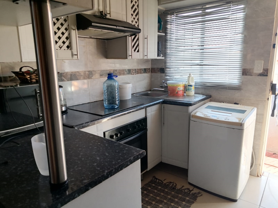 2 Bedroom Property for Sale in Tlhabane West North West